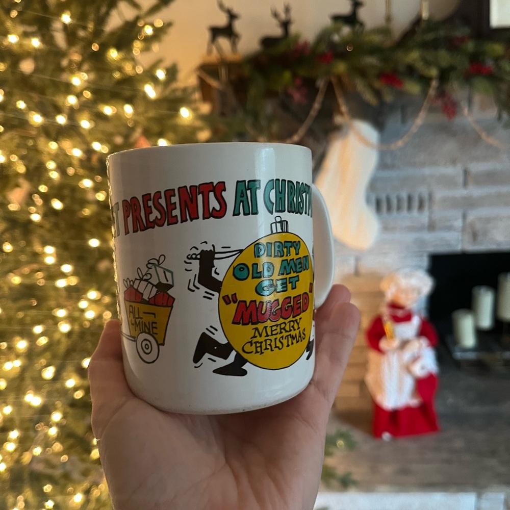Vintage Christmas Mug with Humorous Design - Picture 4 of 6